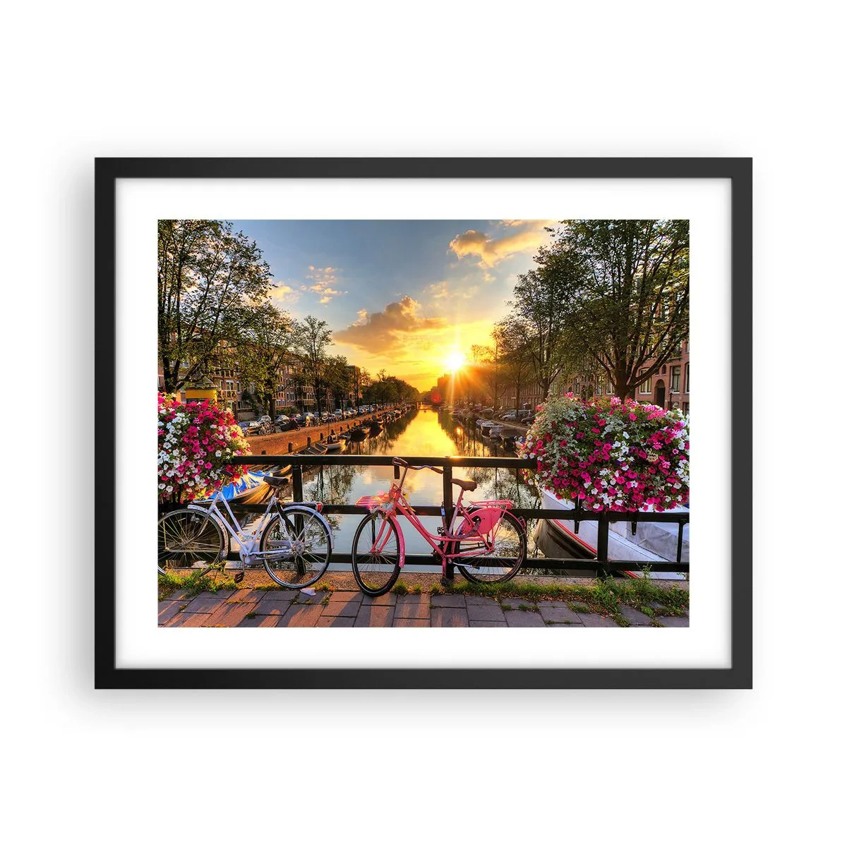 Poster în ramă neagră - Dimineața de primăvară în Amsterdam - 50x40 cm