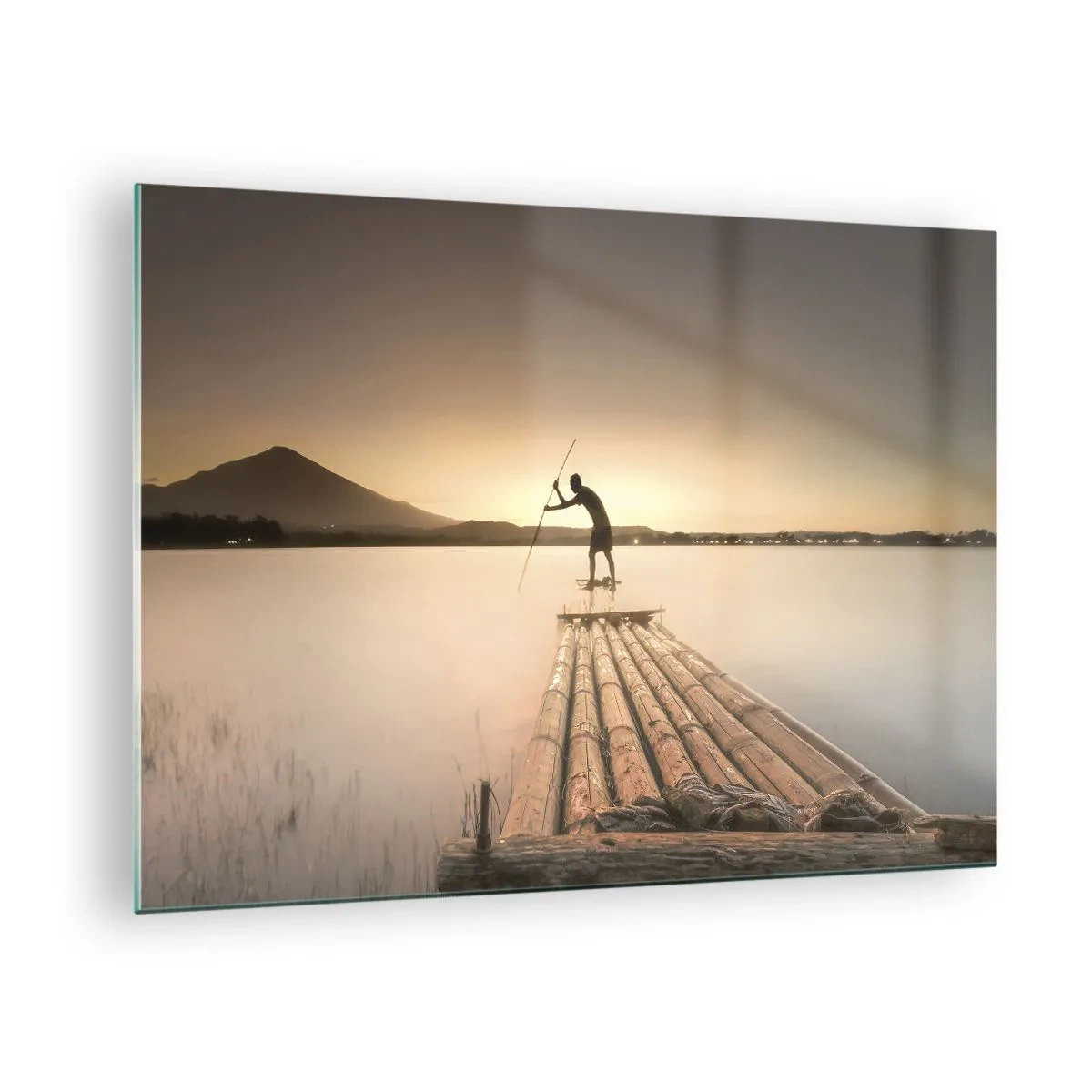 Tablou pe sticlă - Un pescar pe o plută de bambus la amurg - 70x50cm - Înainte de odihnă - Decorațiune modernă pentru perete pentru living și dormitor ARTTOR