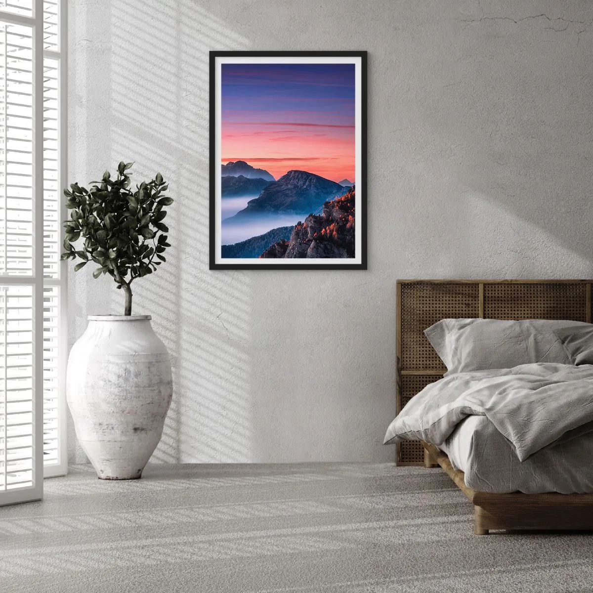 Poster în ramă neagră - Peisaj montan pitoresc la apus - 50x70cm - Peste văi - Decorațiune modernă pentru perete pentru living și dormitor ARTTOR