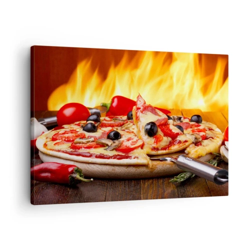 Tablou pe pânză Canvas - Pizza cu măsline, roșii și ardei pe un fundal de flăcări - 70x50cm - From Italy with love - Decorațiune modernă pentru perete pentru living și dormitor ARTTOR