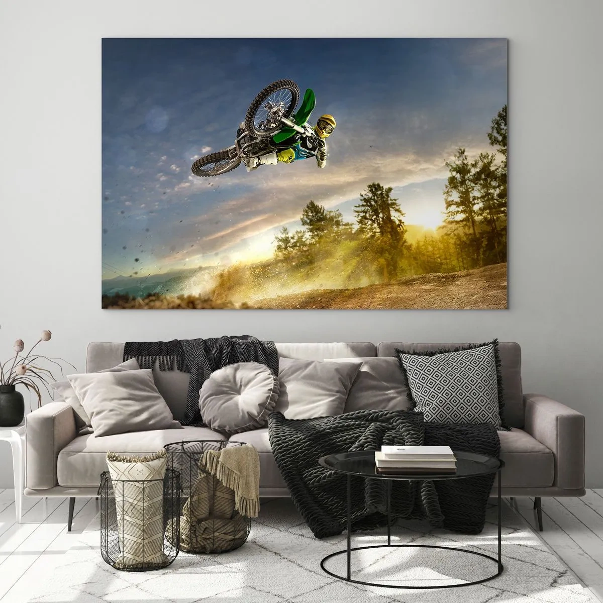 Tablou pe sticlă - Un motociclist în acțiune pe fundalul apusului de soare - 70x50cm - Porniți emoțiile! - Decorațiune modernă pentru perete pentru living și dormitor ARTTOR