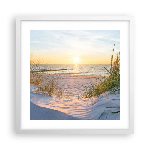 Poster în ramă albă - Zumzet de mare, o plajă sălbatică printre ierburi... - 40x40 cm