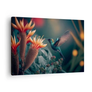 Tablou pe pânză Canvas - O colibri colorată lângă flori pe un fundal natural - 70x50cm - Viață cu adevărat colorată - Decorațiune modernă pentru perete pentru living și dormitor ARTTOR