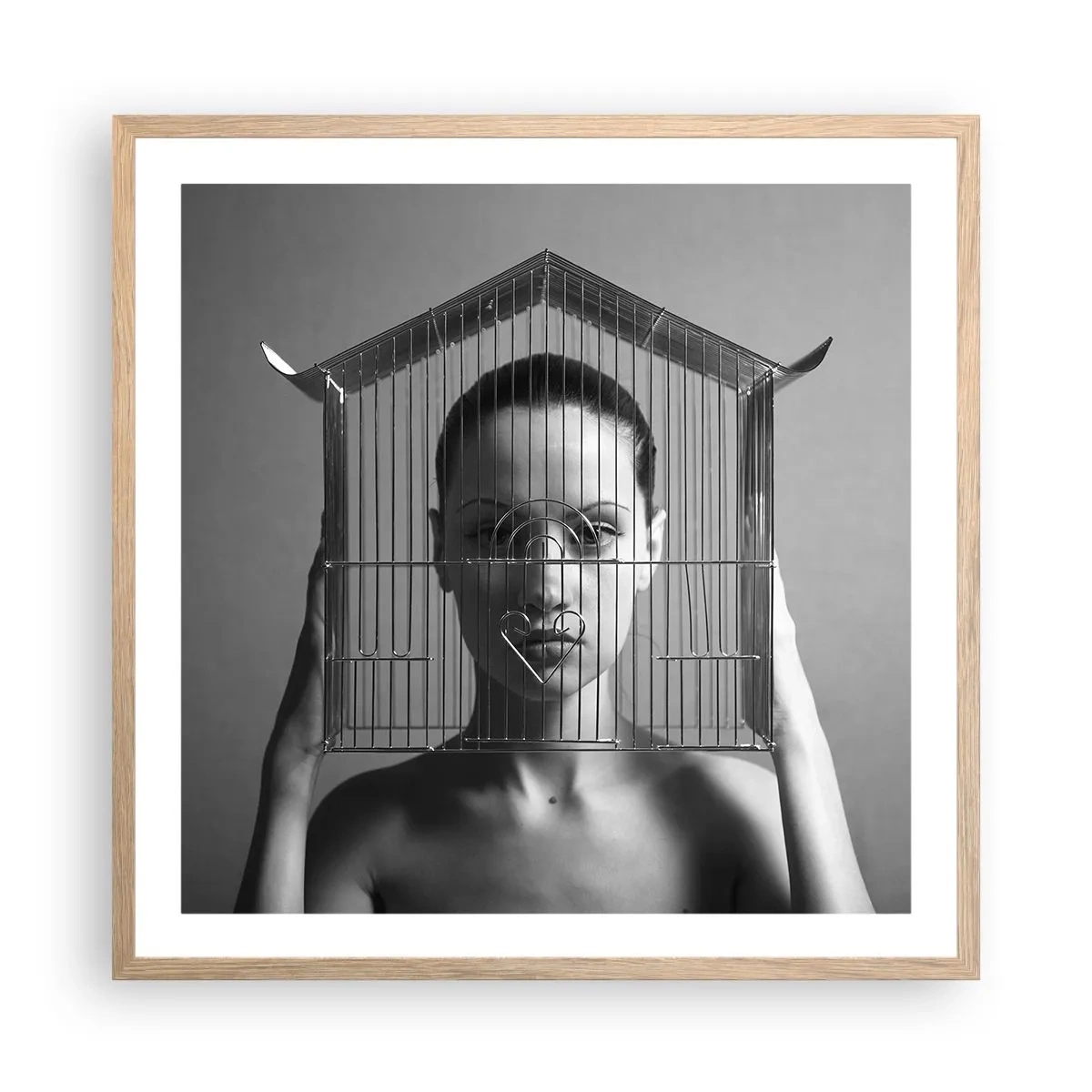 Poster în ramă de stejar deschis - Un portret oarecum suprarealist - 60x60 cm