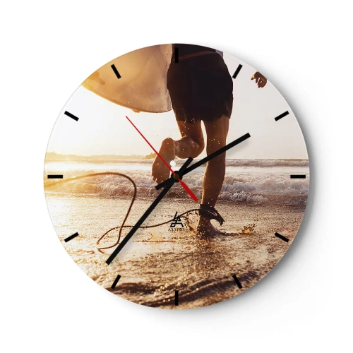 Ceas de perete - Ceas pe sticlă - Un surfer aleargă de-a lungul plajei cu placa sa la apus. - 30x30cm - Pentru a întâmpina valul - Decorațiune modernă pentru perete pentru living, bucătărie și dormitor ARTTOR