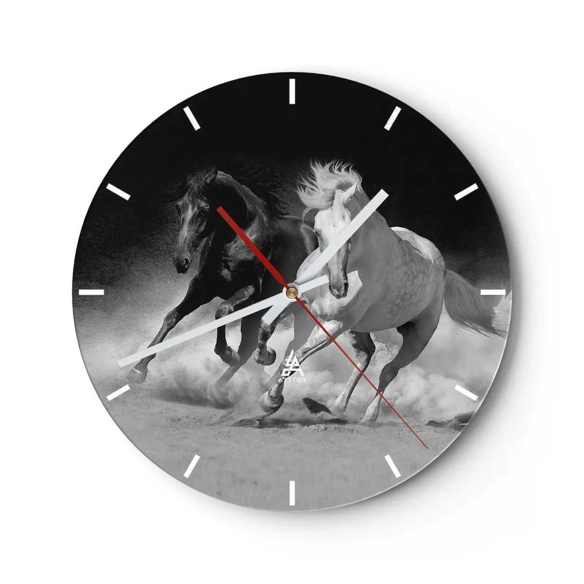Ceas de perete - Ceas pe sticlă - Un motiv alb-negru cu cai în galop pe un fundal prăfuit. - 30x30cm - Galopul libertății - Decorațiune modernă pentru perete pentru living, bucătărie și dormitor ARTTOR
