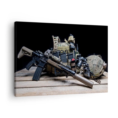 Tablou pe pânză Canvas - Echipament tactic cu o pușcă pe o masă de lemn - 70x50cm - Pe loc repaus! - Decorațiune modernă pentru perete pentru living și dormitor ARTTOR
