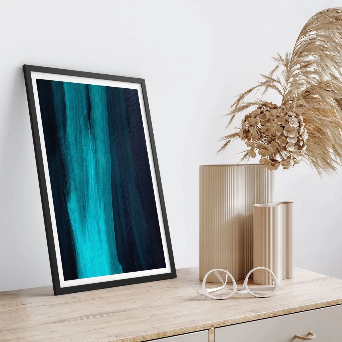 Poster în ramă neagră - O compoziție abstractă în nuanțe de negru și turcoaz - 50x70cm - Du-te cu fluxul - Decorațiune modernă pentru perete pentru living și dormitor ARTTOR