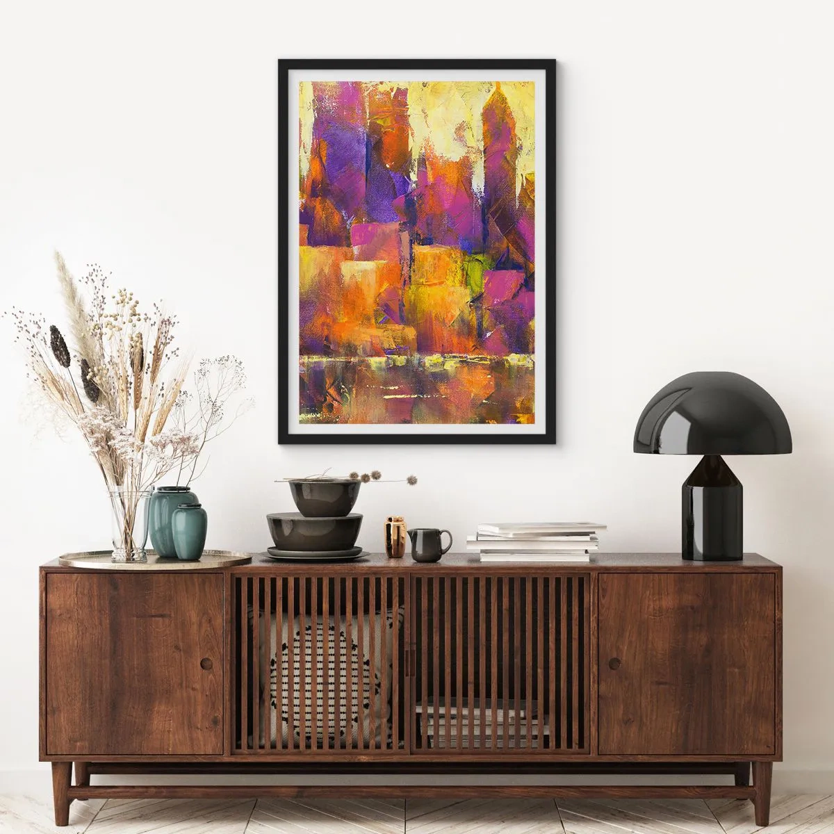 Poster în ramă neagră - O compoziție abstractă în nuanțe calde de portocaliu și violet. - 50x70cm - Compoziția metropolitană - Decorațiune modernă pentru perete pentru living și dormitor ARTTOR