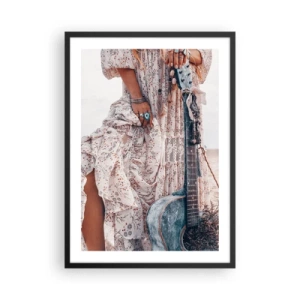 Poster în ramă neagră - Un fragment de rochie cu ornamente și o chitară în stil boho - 50x70cm - Hippie pe drum - Decorațiune modernă pentru perete pentru living și dormitor ARTTOR