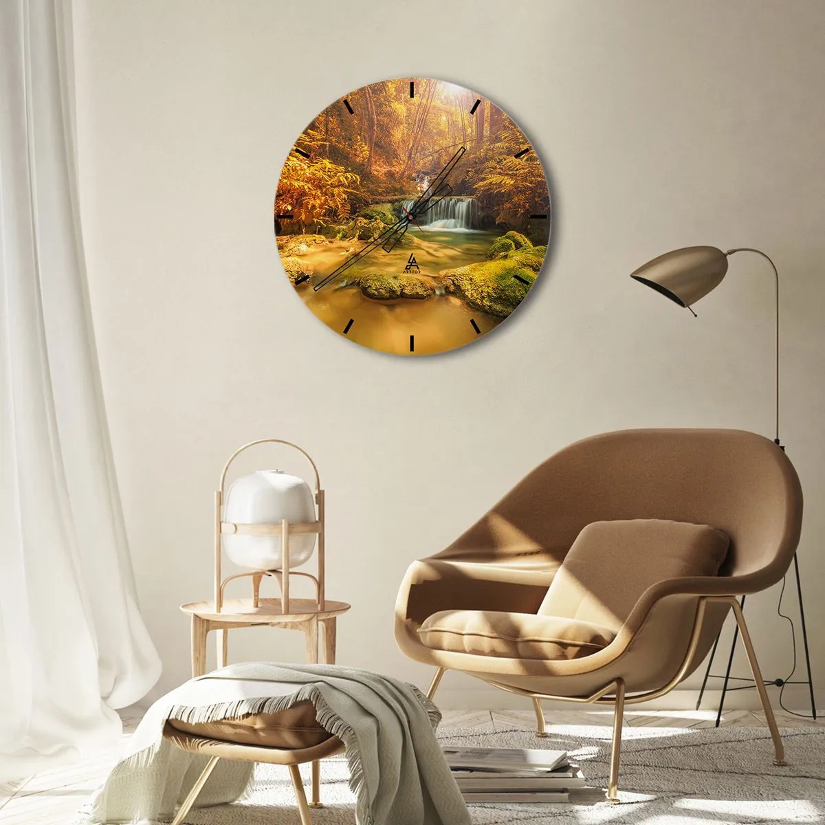 Ceas de perete - Ceas pe sticlă - O cascadă aurie înconjurată de vegetație luxuriantă - 30x30cm - Cascadă de pădure în aur - Decorațiune modernă pentru perete pentru living, bucătărie și dormitor ARTTOR