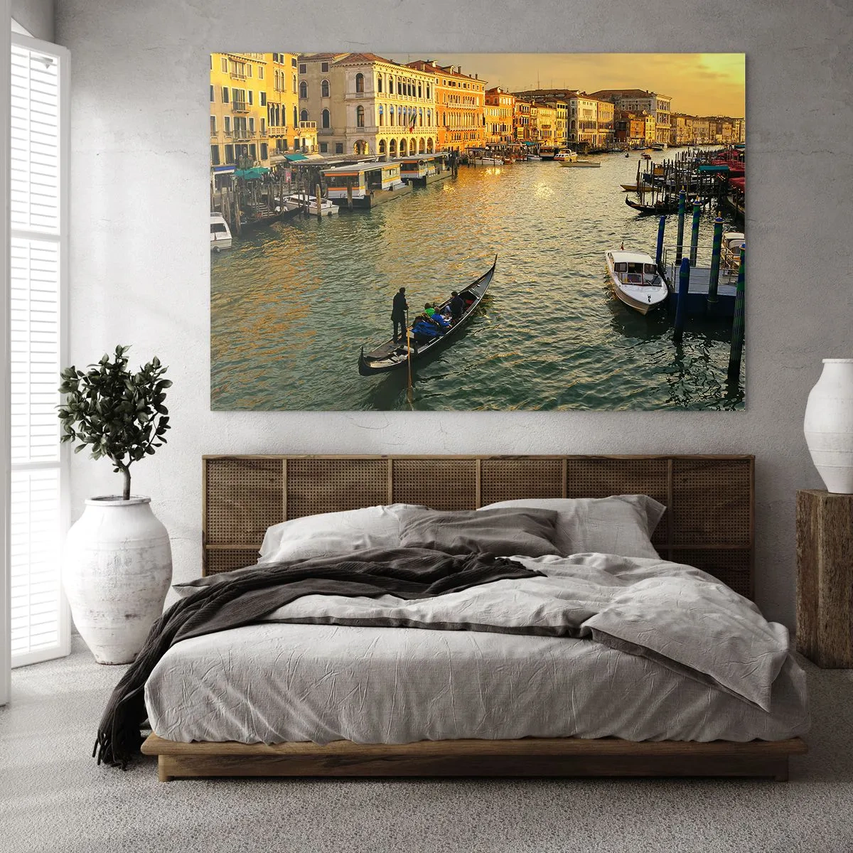 Tablou pe sticlă - Apus de soare peste un canal din Veneția cu gondole - 70x50cm - Pe partea însorită a străzii - Decorațiune modernă pentru perete pentru living și dormitor ARTTOR