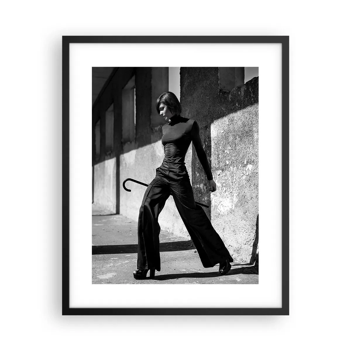 Poster în ramă neagră -  Eleganță urbană - 40x50 cm