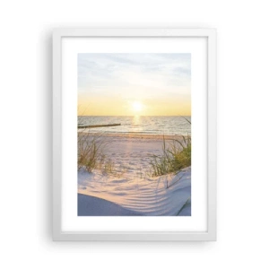 Poster în ramă albă - Zumzet de mare, o plajă sălbatică printre ierburi... - 30x40 cm