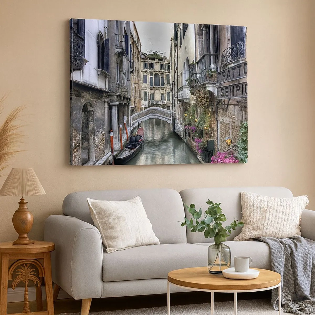 Tablou pe pânză Canvas - Canal venețian cu gondolă și pod de piatră - 70x50cm - Timp de secole în reverie tăcută - Decorațiune modernă pentru perete pentru living și dormitor ARTTOR