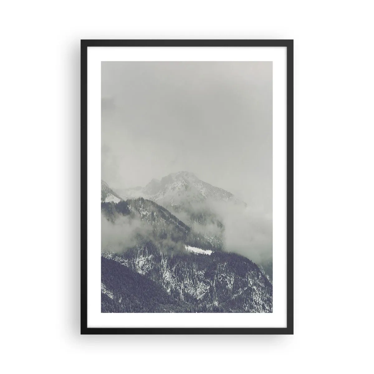 Poster în ramă neagră - Munți încețoșați cu o atmosferă misterioasă - 50x70cm - Valea cețoasă - Decorațiune modernă pentru perete pentru living și dormitor ARTTOR