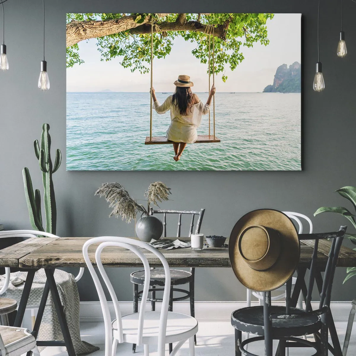 Tablou pe pânză Canvas - Femeie pe un leagăn lângă mare într-un peisaj tropical - 70x50cm - Viața este frumoasă - Decorațiune modernă pentru perete pentru living și dormitor ARTTOR