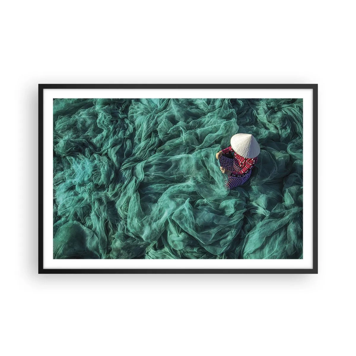 Poster în ramă neagră - Într-o mare de rețea - 91x61 cm