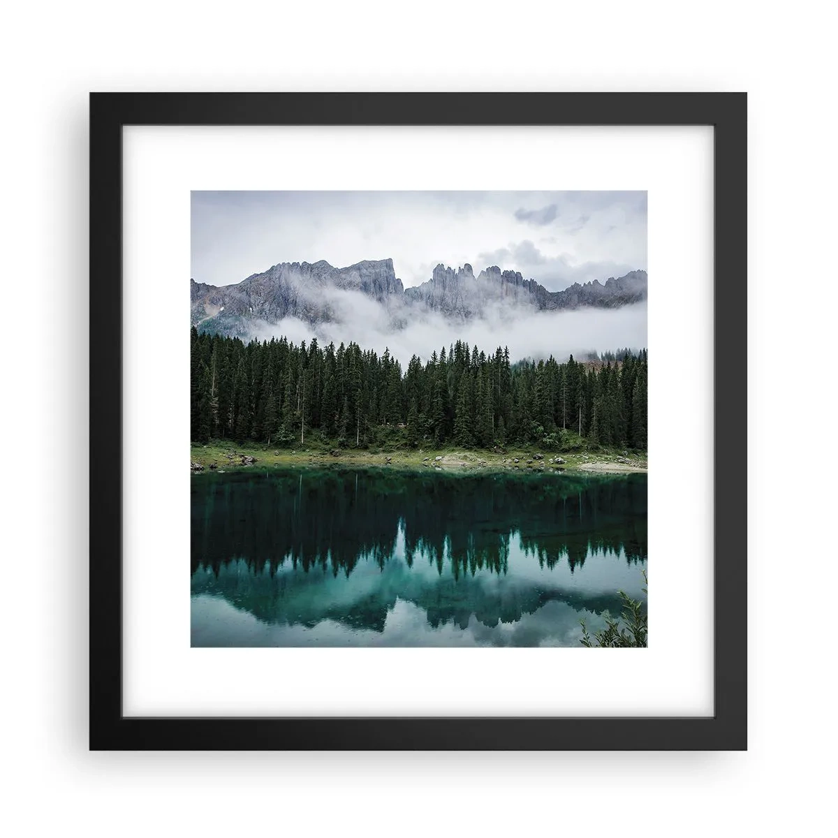 Poster în ramă neagră - Liniște, liniște, să nu trezim apa care doarme... - 30x30 cm