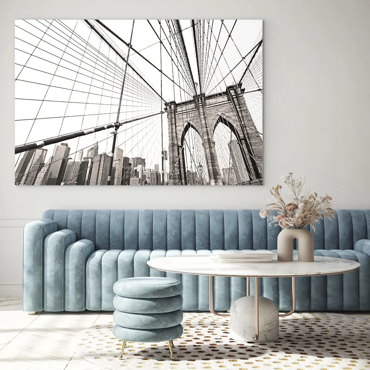 Tablou pe sticlă - Un pod suspendat cu o panoramă a orașului în fundal, în sepia - 70x50cm - Catedrala din New York - Decorațiune modernă pentru perete pentru living și dormitor ARTTOR