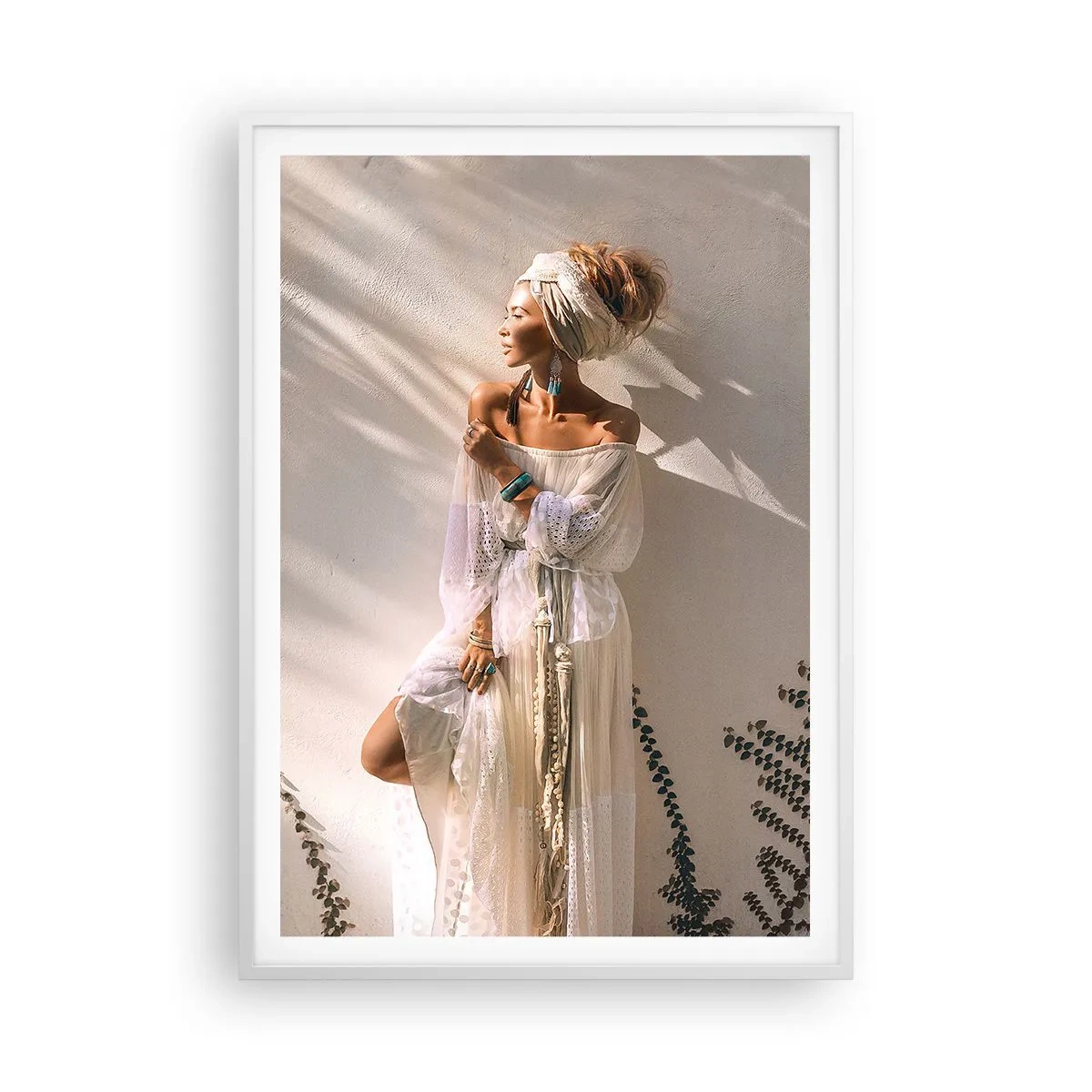 Poster în ramă albă - Soarele și fata - 70x100 cm