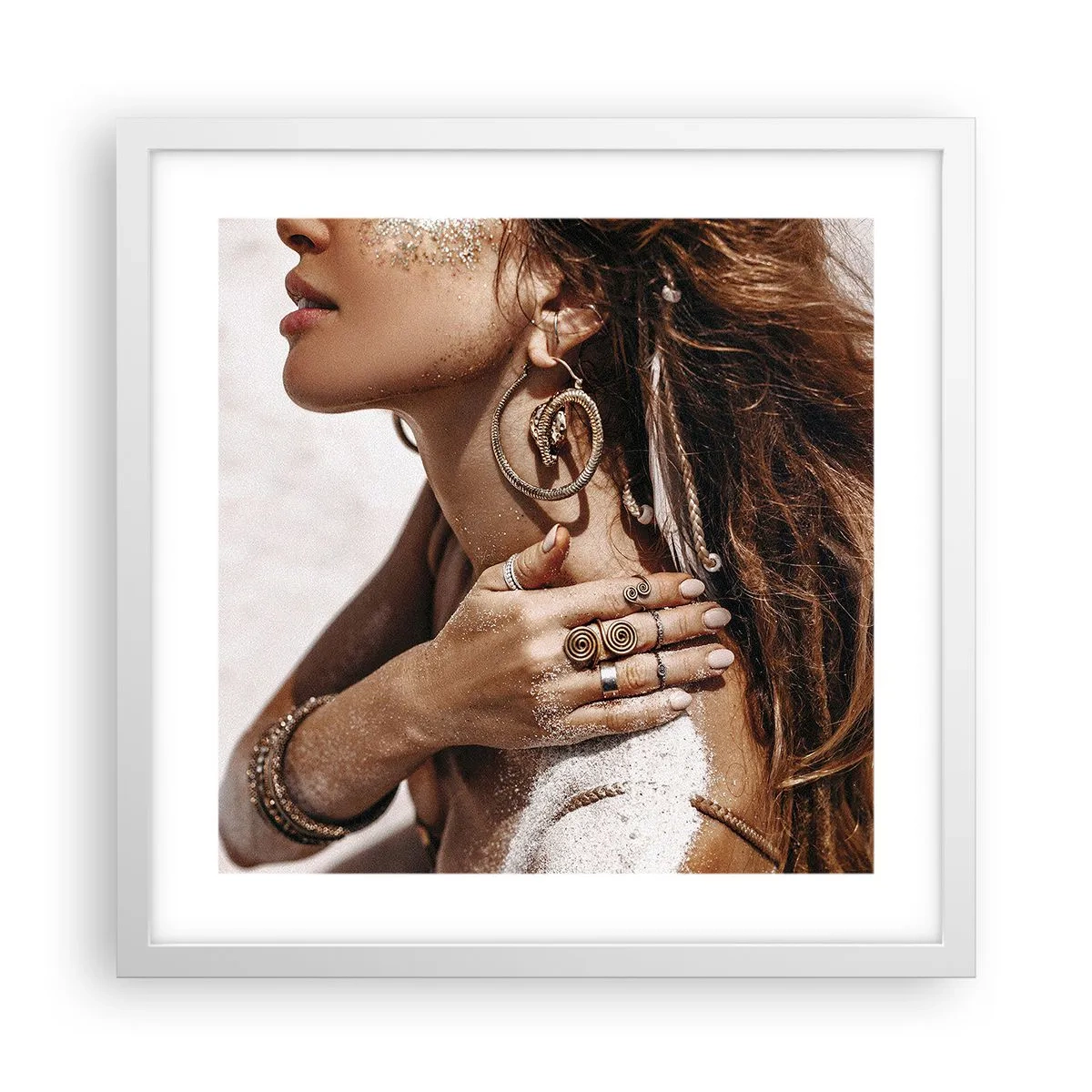 Poster în ramă albă - Regina plajei sălbatice - 40x40 cm