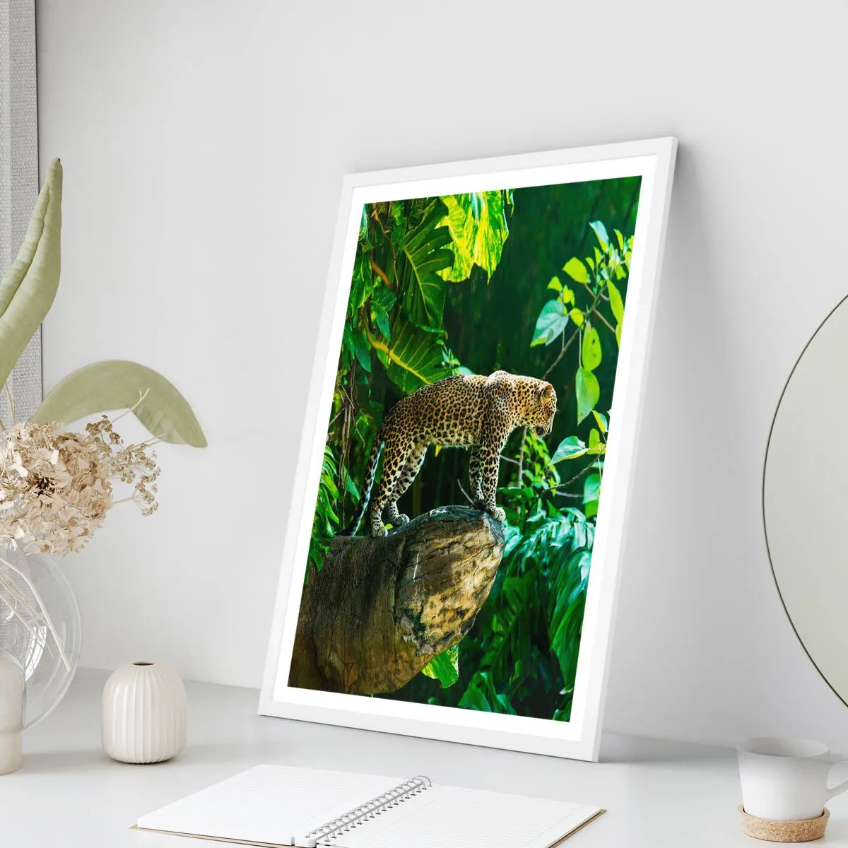 Poster în ramă albă - La vânătoare? - 70x100 cm