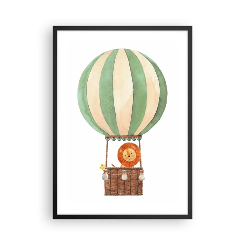 Poster în ramă neagră - O frumoasă ilustrație în acuarelă a unui leu călătorind într-un balon cu aer cald pe fundal alb. - 50x70cm - Călătoriile lui Leon - Decorațiune modernă pentru perete pentru living și dormitor ARTTOR