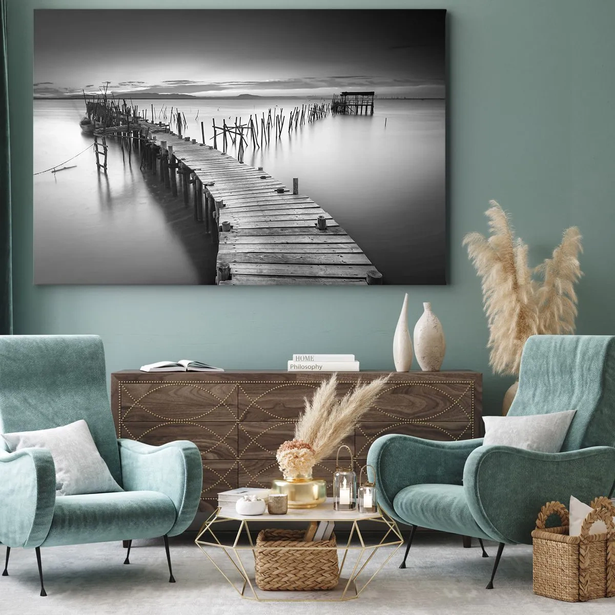 Tablou pe pânză Canvas - Un debarcader din lemn pe un lac liniștit în nuanțe de gri - 70x50cm - Liniștea unui țărm uitat - Decorațiune modernă pentru perete pentru living și dormitor ARTTOR