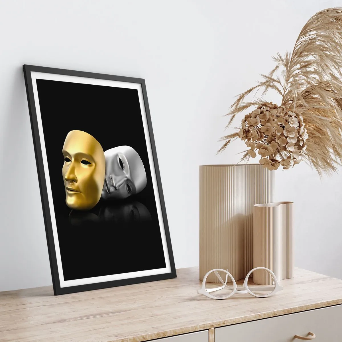 Poster în ramă neagră - Mască de aur și argint pe fundal negru - 50x70cm - Viața este teatru - Decorațiune modernă pentru perete pentru living și dormitor ARTTOR