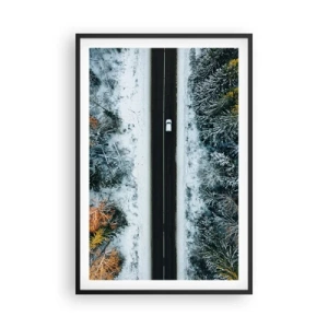 Poster în ramă neagră - Prin pădurea de iarnă - 61x91 cm