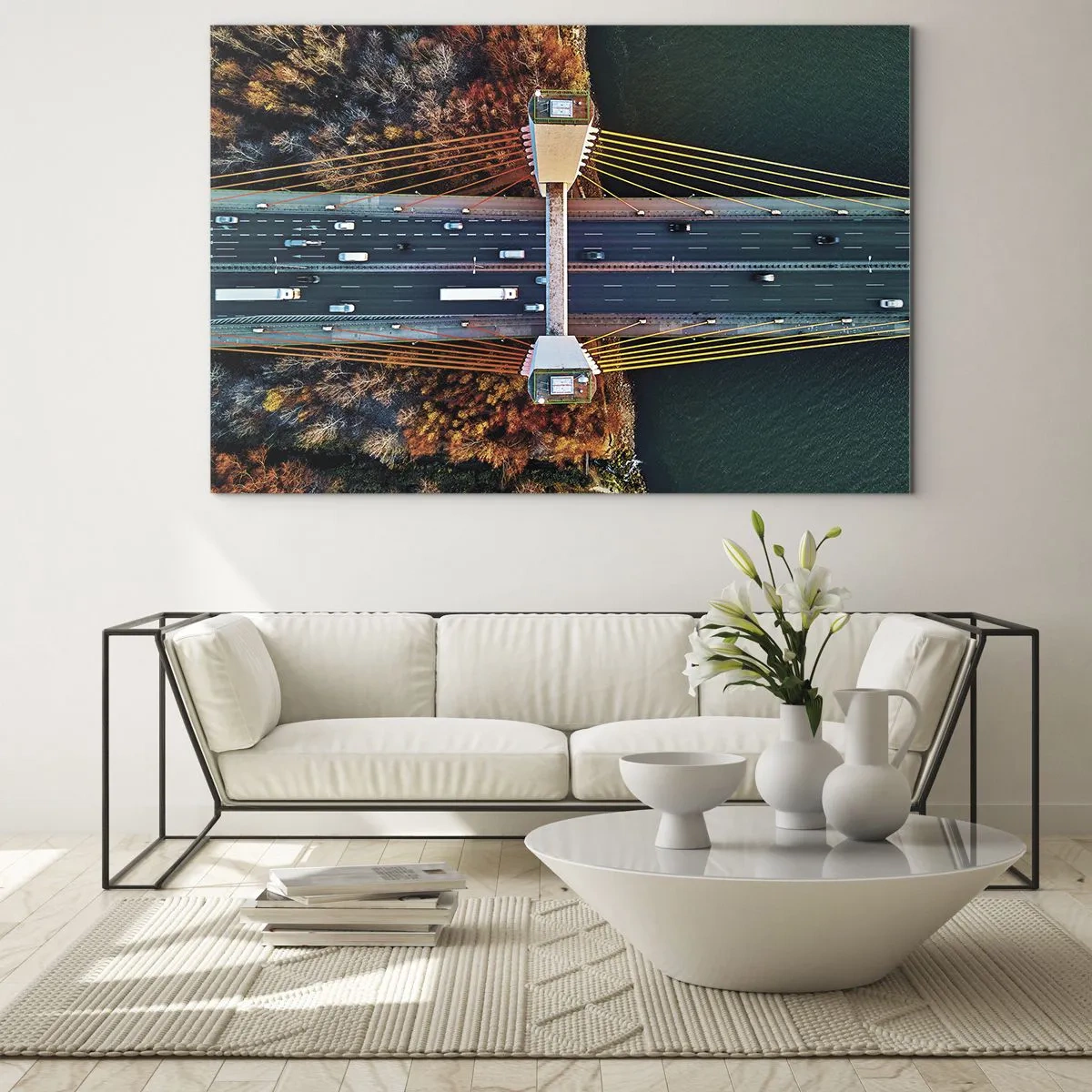Tablou pe sticlă - Vedere aeriană a podului cu un aranjament simetric de cabluri și mașini - 70x50cm - Din pădure spre apă - Decorațiune modernă pentru perete pentru living și dormitor ARTTOR