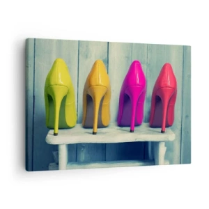 Tablou pe pânză Canvas - Tocuri înalte colorate pe un perete de lemn - 70x50cm - Mergând pe un curcubeu - Decorațiune modernă pentru perete pentru living și dormitor ARTTOR
