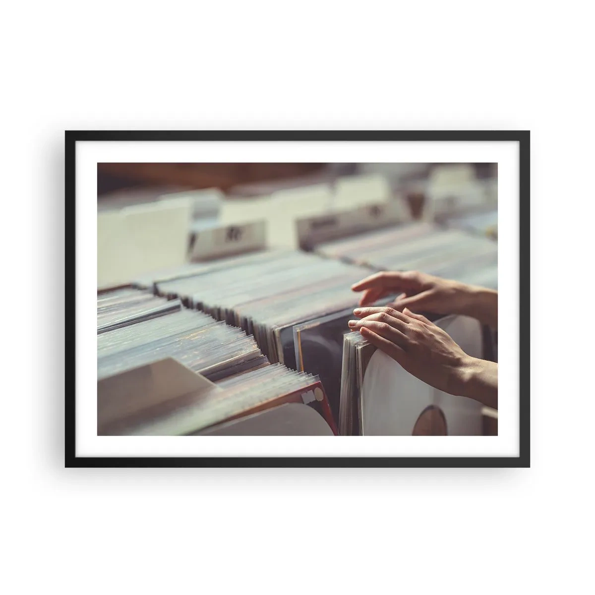 Poster în ramă neagră - În căutarea emoției - 70x50 cm