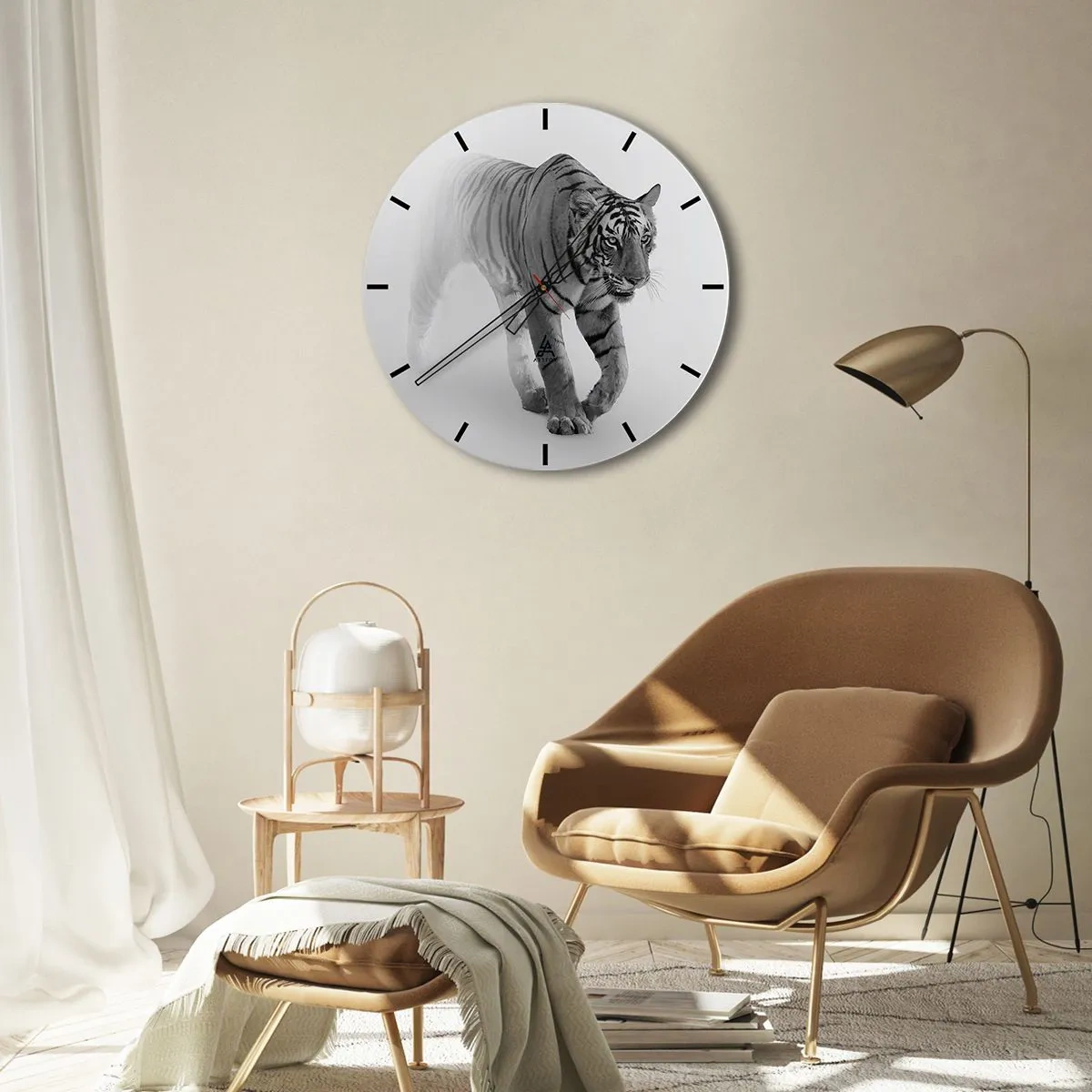 Ceas de perete - Ceas pe sticlă - Tigru realist în stil monocrom pe fundal alb - 30x30cm - De veghe în ceață - Decorațiune modernă pentru perete pentru living, bucătărie și dormitor ARTTOR