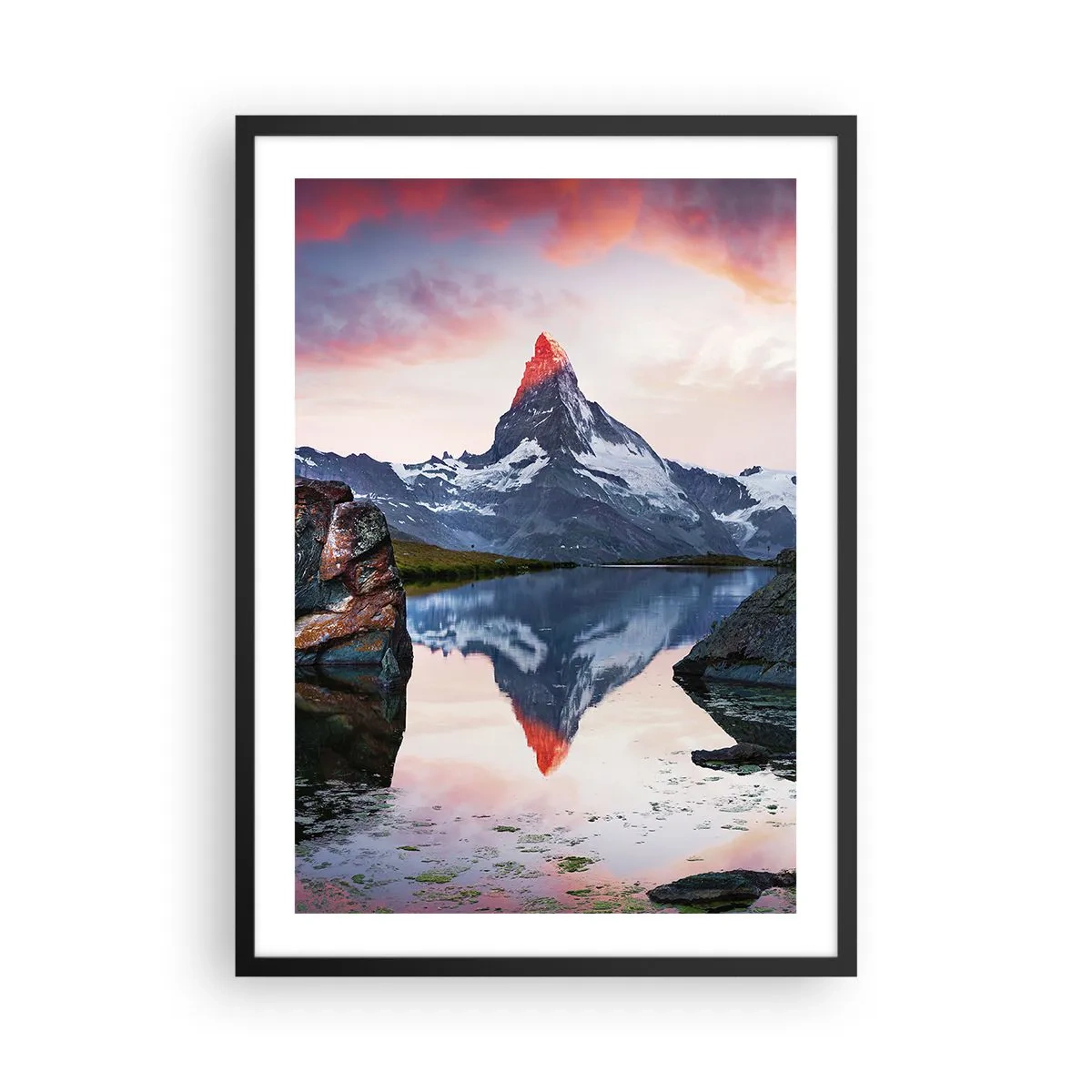 Poster în ramă neagră - Un munte reflectat într-un lac la apus - 50x70cm - Inima munților este fierbinte - Decorațiune modernă pentru perete pentru living și dormitor ARTTOR