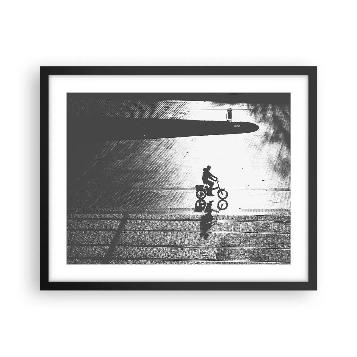 Poster în ramă neagră - Înainte, prin oraș - 50x40 cm