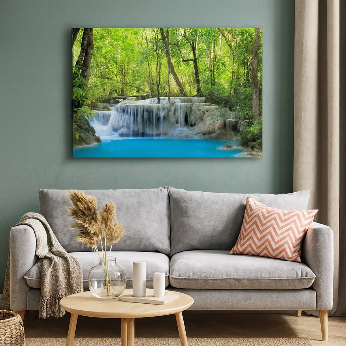 Tablou pe pânză Canvas - O cascadă printre copaci verzi cu apă albastră într-un cadru natural - 70x50cm - Scufundat în turcoaz și verde - Decorațiune modernă pentru perete pentru living și dormitor ARTTOR