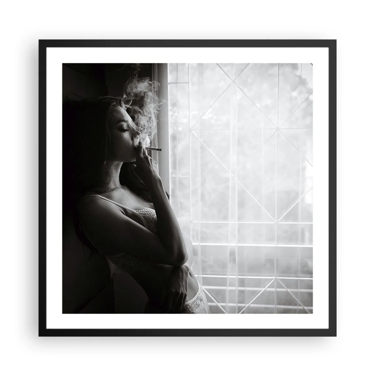 Poster în ramă neagră - Un moment senzual - 60x60 cm