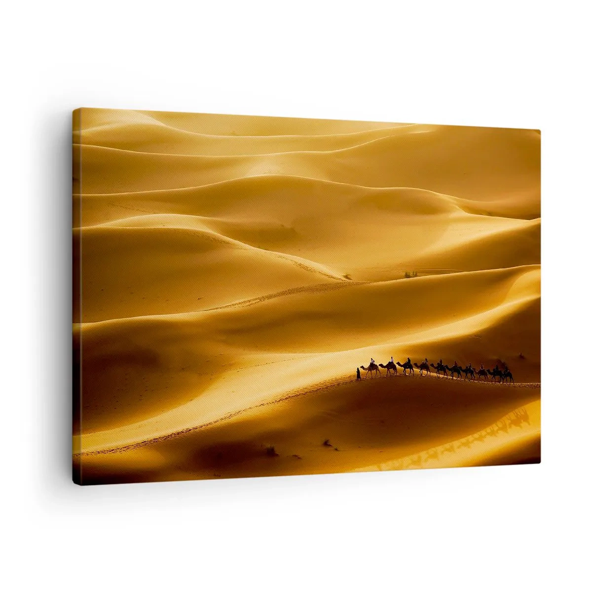 Tablou pe pânză Canvas - O caravană de cămile rătăcind prin dunele aurii ale deșertului. - 70x50cm - Caravana pe valurile deșertului - Decorațiune modernă pentru perete pentru living și dormitor ARTTOR