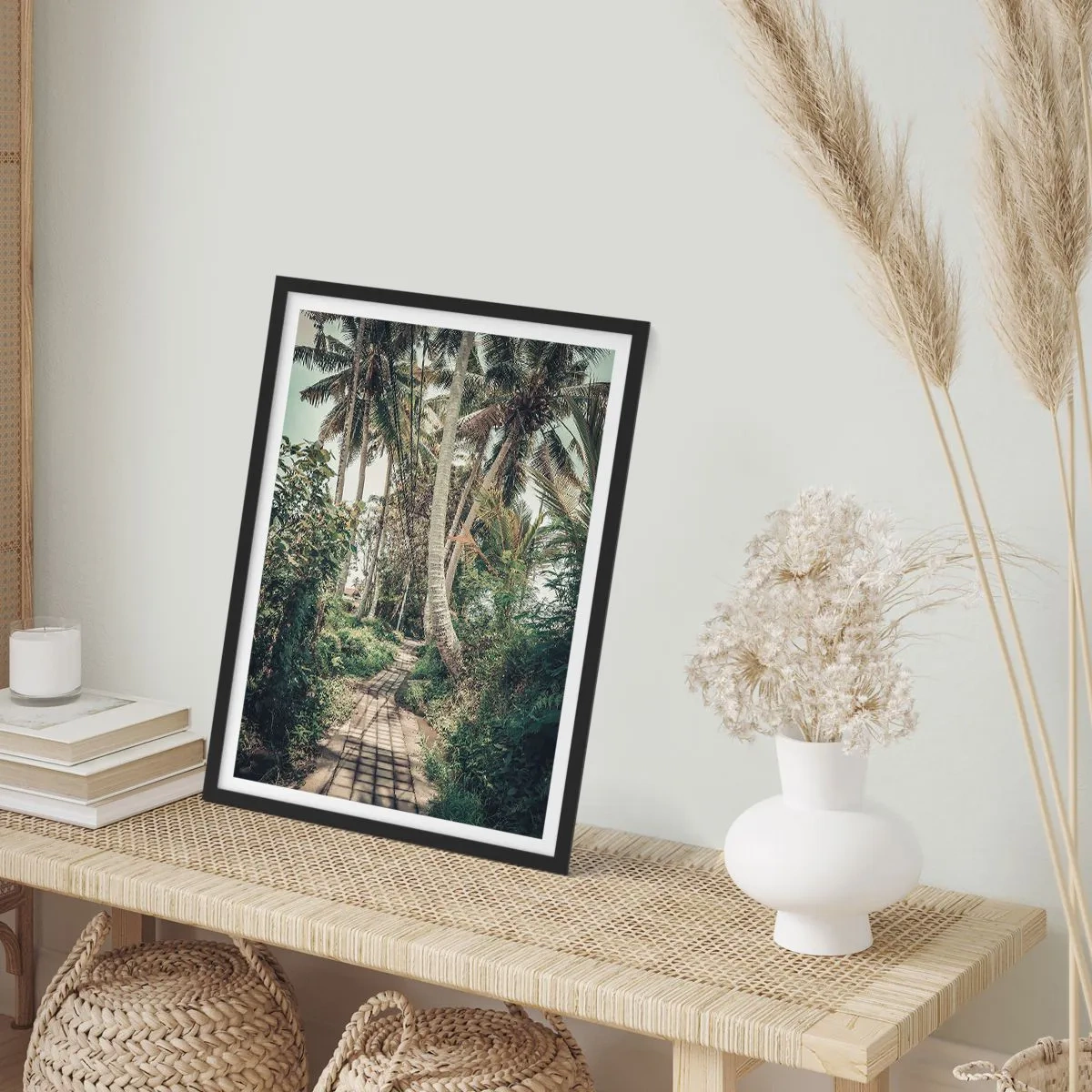 Poster în ramă neagră - Bulevardul cu palmieri - 30x40 cm