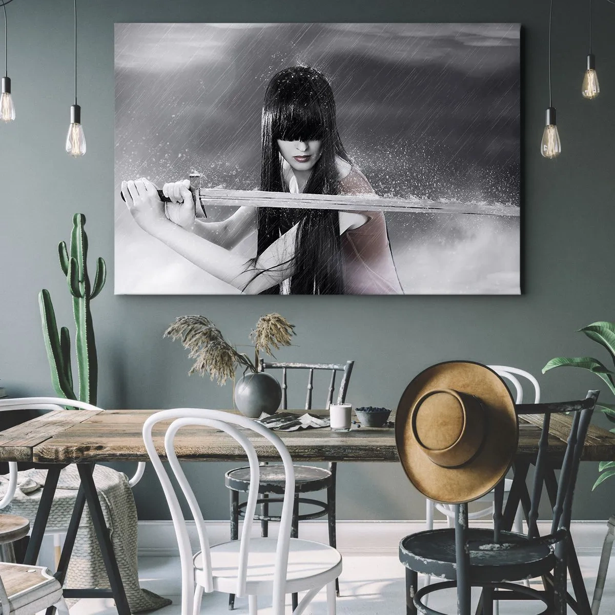 Tablou pe pânză Canvas - O femeie cu o sabie în ploaie, cu un aspect dinamic și misterios - 70x50cm - Frumoasă și periculoasă - Decorațiune modernă pentru perete pentru living și dormitor ARTTOR