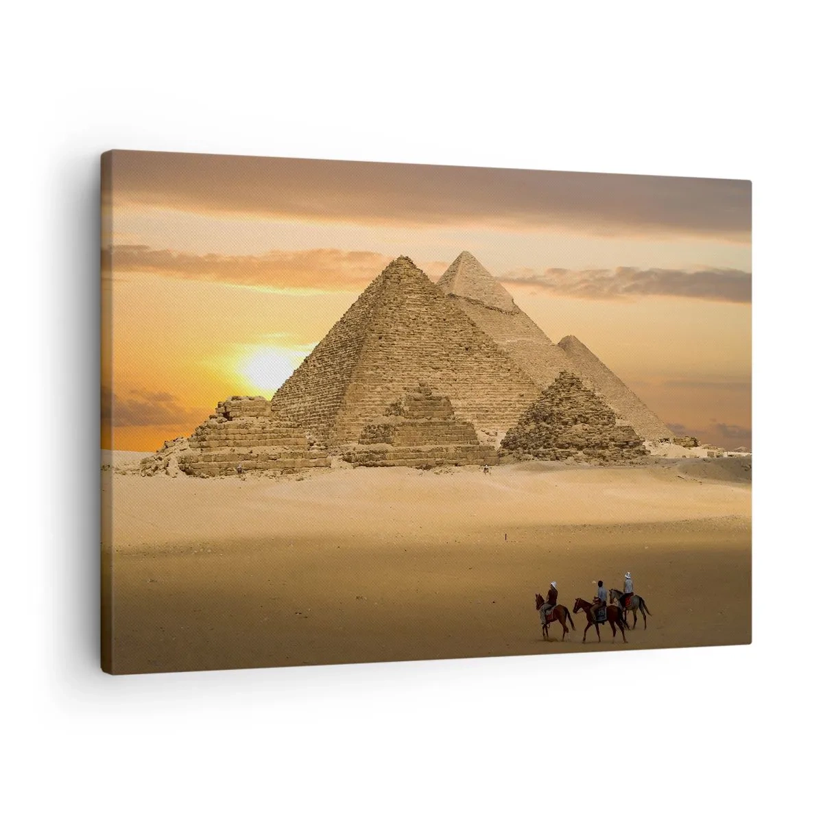 Tablou pe pânză Canvas - Piramidele din Egipt la apus cu călăreți pe cai - 70x50cm - Neschimbat de mii de ani - Decorațiune modernă pentru perete pentru living și dormitor ARTTOR