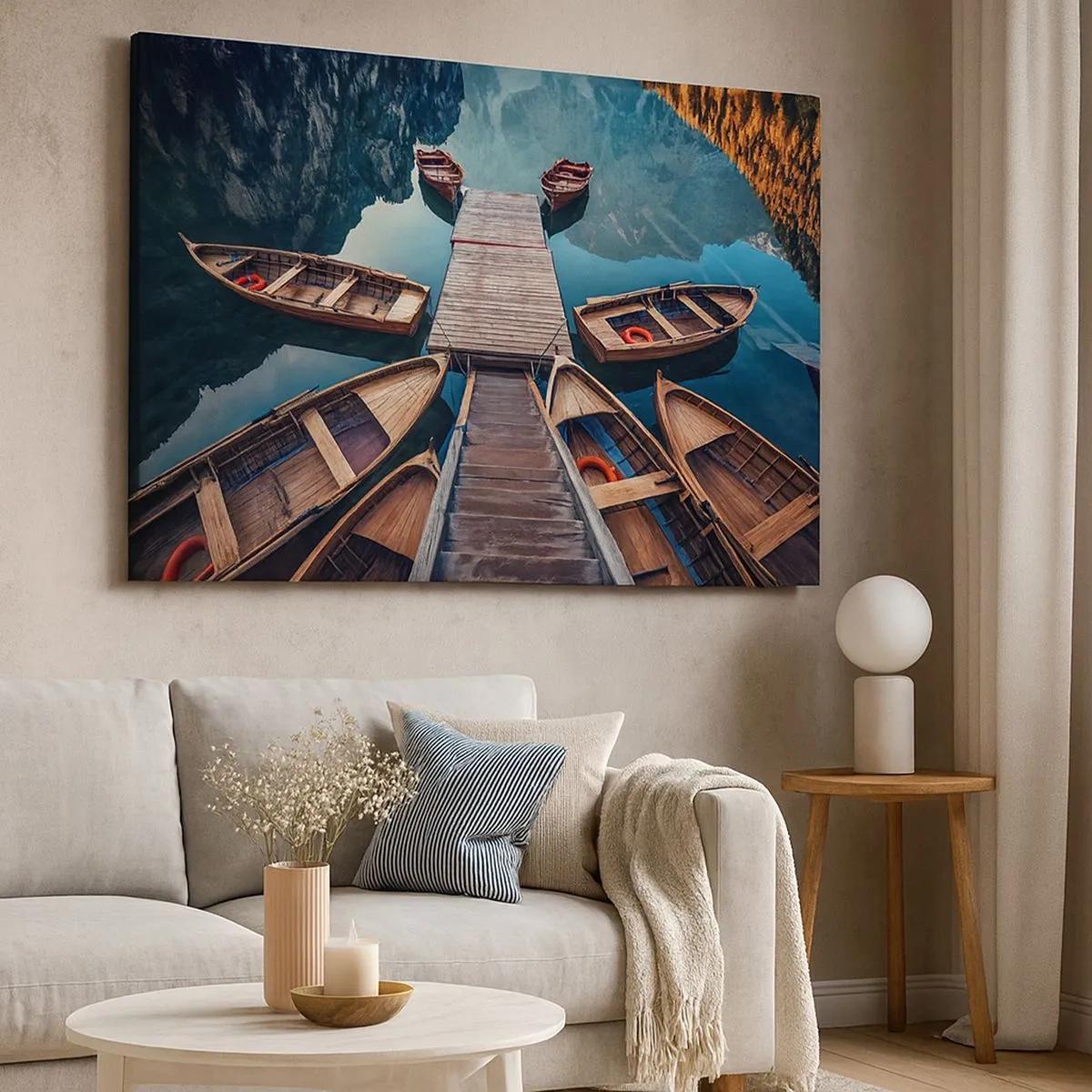 Tablou pe pânză Canvas - Bărci de lemn la un dig pe un lac de munte - 70x50cm - Așteptând în port - Decorațiune modernă pentru perete pentru living și dormitor ARTTOR