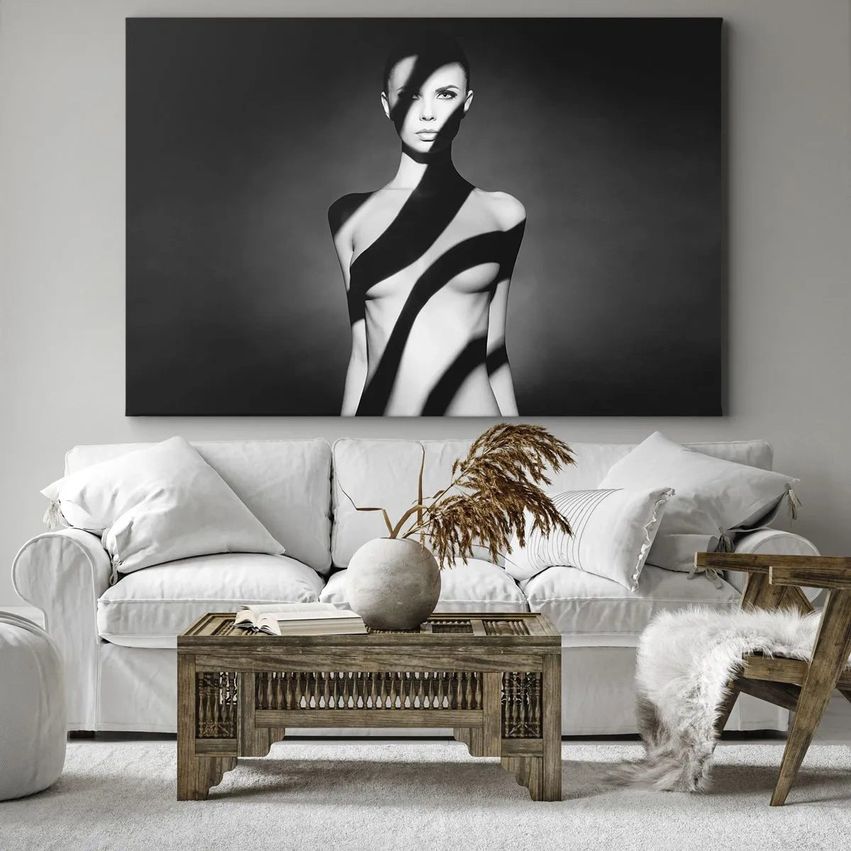 Tablou pe pânză Canvas - Portret alb-negru al unei femei în lumină și umbră - 70x50cm - La strălucire și la umbră - Decorațiune modernă pentru perete pentru living și dormitor ARTTOR