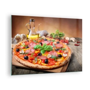 Tablou pe sticlă - Pizza cu toppinguri pe o masă de lemn cu ulei de măsline și condimente - 70x50cm - Cu o adevărată aromă italiană - Decorațiune modernă pentru perete pentru living și dormitor ARTTOR