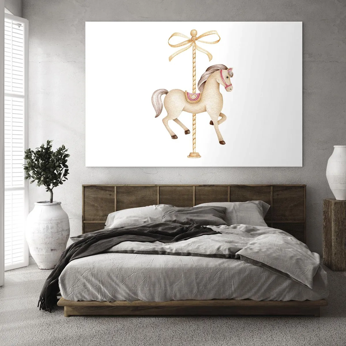 Tablou pe sticlă - Cal de carusel bej cu fundă pe fundal alb - 70x50cm - Într-un trap grațios - Decorațiune modernă pentru perete pentru living și dormitor ARTTOR