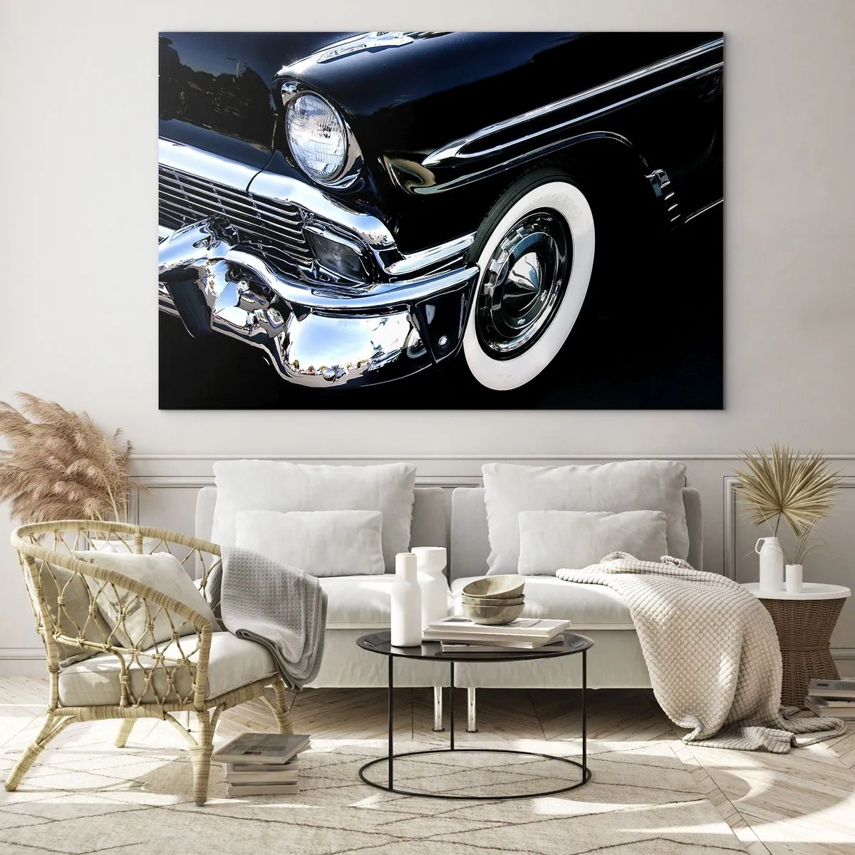 Tablou pe sticlă - Prim-plan al unei mașini negre de epocă cu detalii cromate - 70x50cm - Clasicul în argintiu, negru și alb - Decorațiune modernă pentru perete pentru living și dormitor ARTTOR