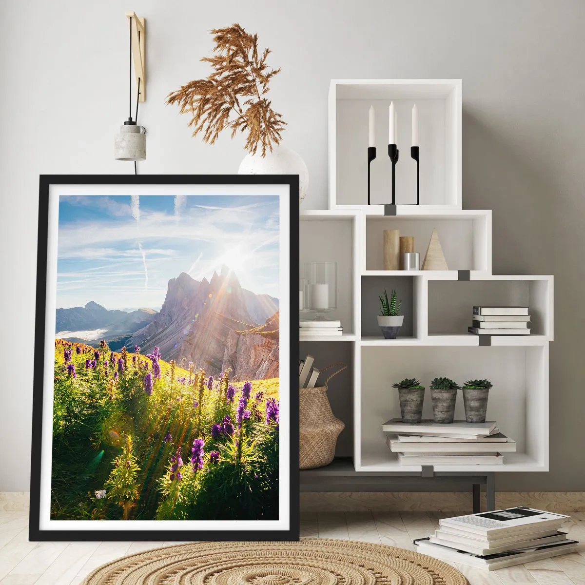Poster în ramă neagră - Un peisaj montan cu o pajiște plină de flori la răsărit - 50x70cm - Viața secretă a ierburilor - Decorațiune modernă pentru perete pentru living și dormitor ARTTOR