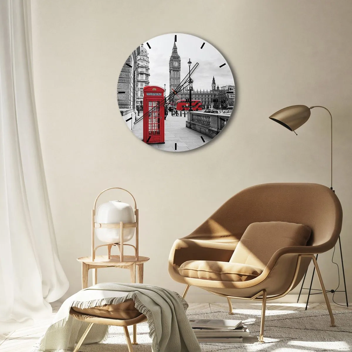 Ceas de perete - Ceas pe sticlă - Big Ben și o cabină telefonică roșie pe fundalul Londrei - 30x30cm - Fără îndoială, Londra - Decorațiune modernă pentru perete pentru living, bucătărie și dormitor ARTTOR